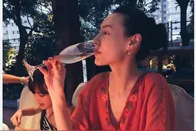 打擂台？李泽楷新欢和梁洛施都收到中秋贺礼，俩人的待遇差距大图片