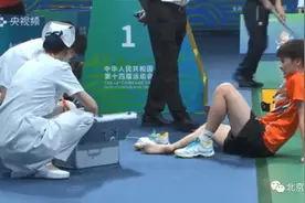 质量堪忧！奥运冠军陈雨霏划伤脚趾 竟因李宁鞋在比赛中开裂图片