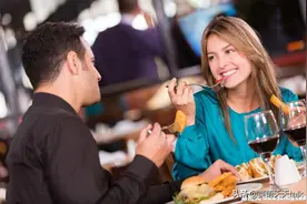 “出去吃”英语说成eat outside，小心闹笑话图片