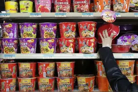 康师傅不出，统一与谁争锋？这对冤家的血泪斗争史，笑死我了图片