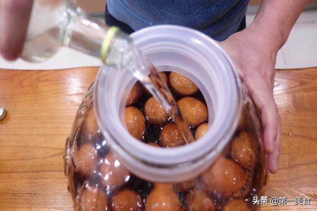 河南老法腌鸡蛋，个个起沙、金黄流油还不咸，用经验告诉你怎么做