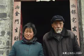 梅大爷患哮喘天冷不出门，老伴儿深山种紫苏榨油，预防他老年痴呆图片