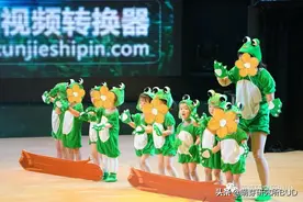 孩子，舞台这一刻属于你，你当有你的高光时刻图片