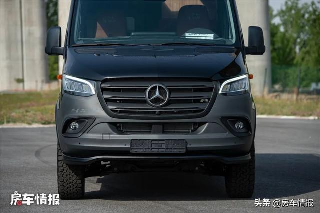 峰值扭矩1000牛米的房车见过么？配4驱厨卫齐全住2人，这品牌够硬