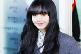 又美又可爱！很喜欢Lisa的“温柔风”穿搭，优雅不失高级感图片