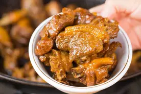 红足15年的食鹅名店，仅凭一只鹅，获奖无数图片