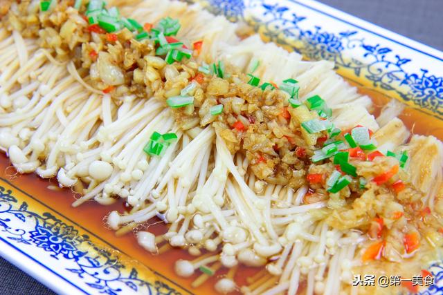 金针菇怎么做好吃凉菜（金针菇怎么做成凉菜大厨简单操作）