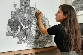 全球最抠女画家，用一支5元的针管笔征服你我，这细节和线条牛图片