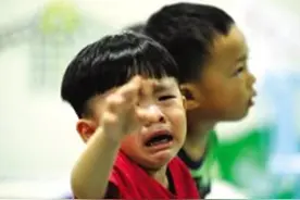 "刘"姓爸爸给孩子取名真是绝了，老师看后表示害羞：不好意思叫图片