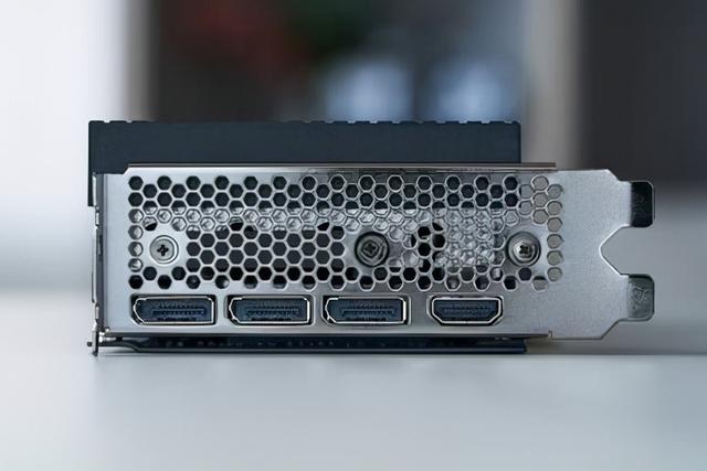 外星人AURORA R12台式机评测：仍然提供最好的游戏体验