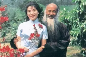 张大千的这张仕女图，专家估价超过3个亿，重现敦煌女神形象图片