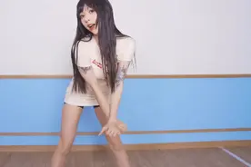 B站元老级舞姬咬人猫，如今只能靠麻花辫学生装吸粉，经历了什么图片