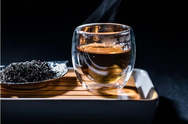 从武夷仙子到长沙茶后，黄永玉赞她“此女只应天上有”