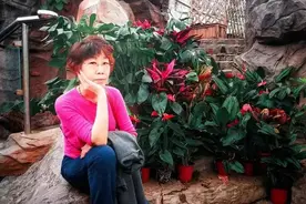 58岁单身阿姨：有房有钱，不存不攒不找老伴，晚年生活自己做主图片