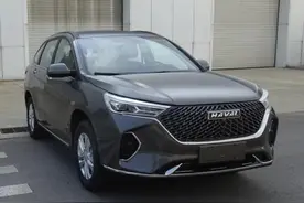 全新哈弗M6内饰曝光，更换一体式中控屏幕，配电子档把图片