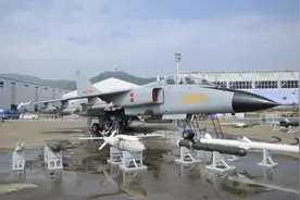 “飞豹”战机安全问题服役20年才改善，之后即将被淘汰图片