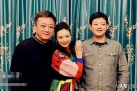 朱军一家三口罕见同框，18岁儿子帅气阳光，身高已超过父亲图片