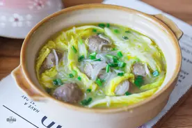 天冷了，就适合吃点热乎乎的，是菜也是饭，好吃到转圈圈图片