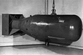 1945年广岛原子弹爆炸，6000度高温将人瞬间蒸发，活着比死亡痛苦图片