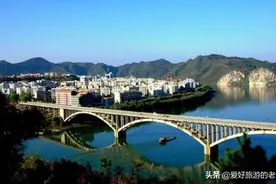 被低估的湖南小县，全县14万人，却拥有4个火车站，民俗文化丰富图片