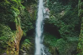 成都周边非常小众的玩水秘境 徒步好地方图片