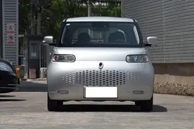 农村人有福了，汽车下乡又来了，宏光MINI才3万，好开配4座图片