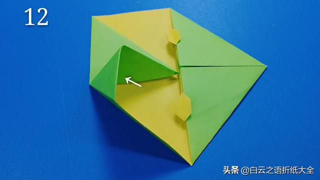 折一个酷酷的奥特曼给孩子玩吧，小孩子很喜欢哦