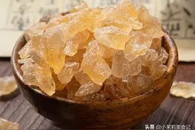 夏天买冰糖，选“黄色”还是“白色”？营养和吃法差别大，别买错图片