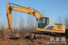 一句话证明你开挖机：一瓶水一包烟，两个手柄玩一天图片