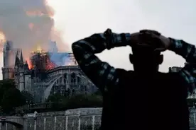 熬过二战却毁于装修，800年历史巴黎圣母院失火，重建还要靠游戏图片