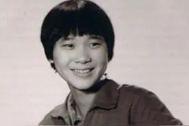 中国第一位世乒赛大满贯，削球技术出神入化，改行从商大获成功图片