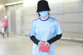 谢娜生二胎后不顾明星形象，穿运动装配瑜伽裤，身材像“大妈”图片