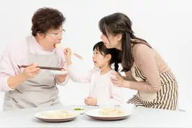 孩子和老人睡为啥还有忌讳？其中的道理，你知道多少呢？图片