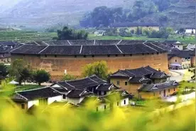 2000多人的小山村走出12位博士28位硕士，家风影响人一生图片