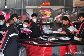 上门取件晚点，包裹10天仍未寄到……快递价格战下末端承压图片