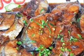 做鲅鱼，建议不要加水炖，海边人都这样做，鱼肉鲜嫩无腥味，真香图片