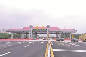 汉蔡高速免费福利扩大，9座以下小客车均免费通行图片