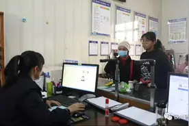 贴心！钦州市户政部门近期为学生办理身份证周末、晚上不打烊图片