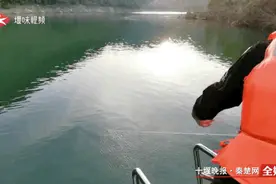 「十堰」昨天凌晨3点，十堰出动20多人、3艘船和3辆车！直奔这个地方图片
