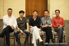 喝酒、拆台、抄女生作业，昔日不靠谱的北京小伙成了气候图片