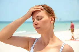 爱出汗和甲状腺有关？若身体这4个部位频繁出汗，要引起警惕图片
