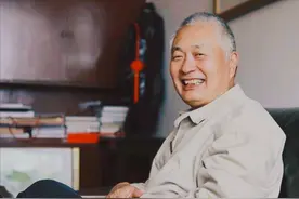 陈毅幼子陈小鲁：父亲去世娶粟裕之女，46岁从上校转业，投身商海图片