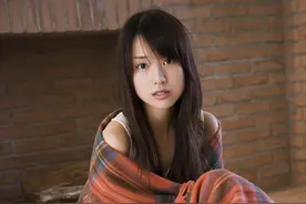 32岁日本女星曝闪婚！6段情史被扒，网友：谈了一堆丑男嫁帅哥图片