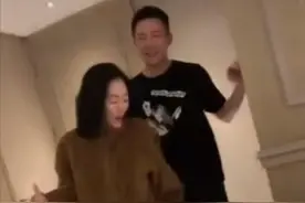 小S真不避讳，穿羊羔毛外套跟姐夫贴身热舞，老实姐夫尴尬到捂脸图片