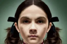 还记得《孤儿怨》里的小女孩吗？她长大后这么美？图片