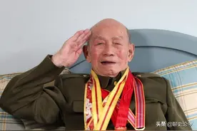 他是从长津湖出来的老兵，他说，他对长津湖最深的记忆就是两个字图片