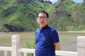 耿凤 王琦：在喧嚣的诗坛上安静图片