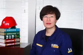 女科学家孙丽，在德国学习遭嘲讽，归国造出承重4000吨起重机图片