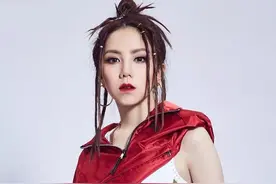 从皮裤到“泳装照”，邓紫棋告诉所有女明星：听粉丝的话，没错图片