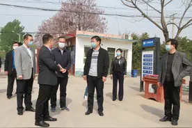 肥乡区领导郑建民、吕勤禄调研指导学校开学复课防控物资准备工作图片